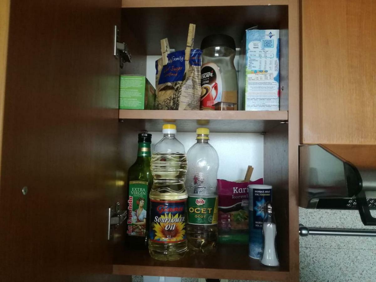 Cozy Apartment Btw Centre And Airport - Private Host - No Invoice Братислава Экстерьер фото